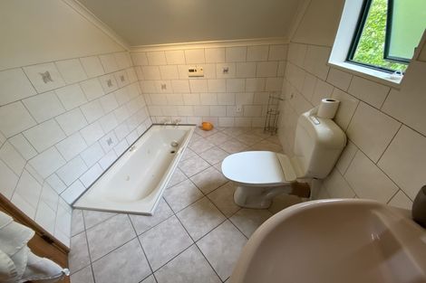 Photo of property in 33 Makara Road, Karori, Wellington, 6012