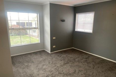 Photo of property in 11 Shelter Grove, Frankleigh Park, New Plymouth, 4310