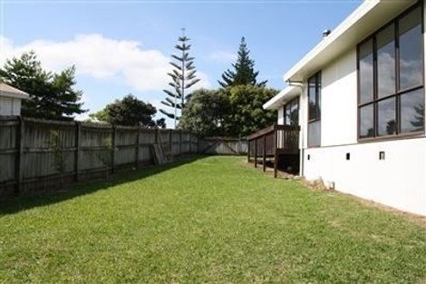 Photo of property in 28 Devonshire Road, Unsworth Heights, Auckland, 0632