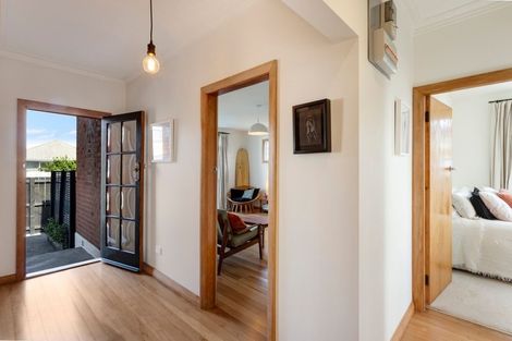 Photo of property in 92 Hargest Crescent, Saint Clair, Dunedin, 9012