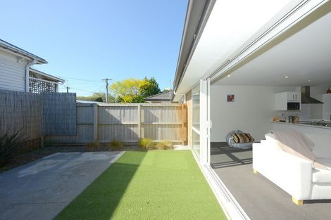 Photo of property in 2/43 Waltham Road, Sydenham, Christchurch, 8023