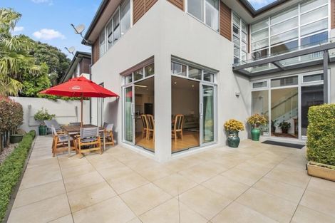 Photo of property in 8 Sylvan Park Avenue, Milford, Auckland, 0620