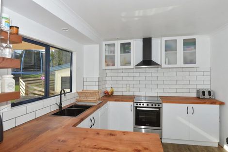 Photo of property in 20a Kiteone Road, Parua Bay, Whangarei, 0174