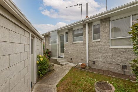 Photo of property in 2/6 Leonie Place, Aranui, Christchurch, 8061