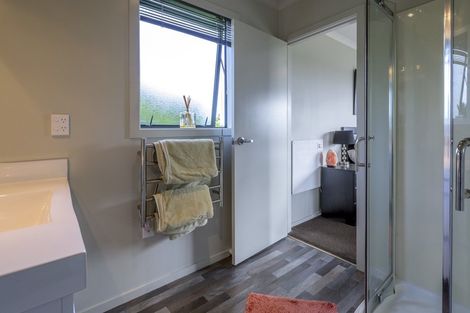 Photo of property in 36 Oakland Lane, Shannon, Palmerston North, 4474