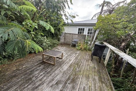 Photo of property in 56 Mortimer Terrace, Brooklyn, Wellington, 6021