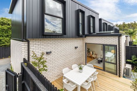 Photo of property in 5c Hillcrest Avenue, Hillcrest, Auckland, 0627