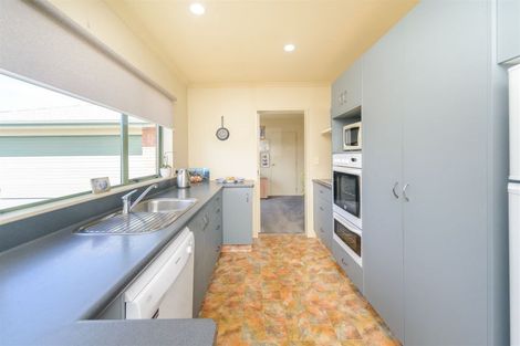 Photo of property in 6 Almond Grove, Feilding, 4702