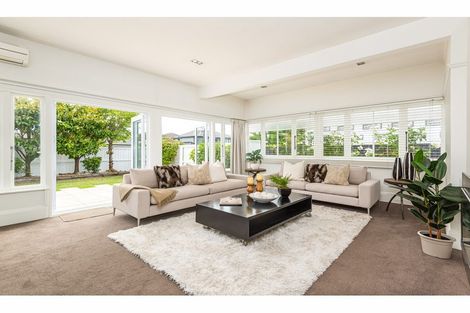 Photo of property in 52 Hawkesbury Avenue, St Albans, Christchurch, 8014