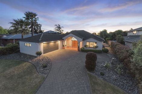 Photo of property in 19 Montrose Crescent, Huntington, Hamilton, 3210