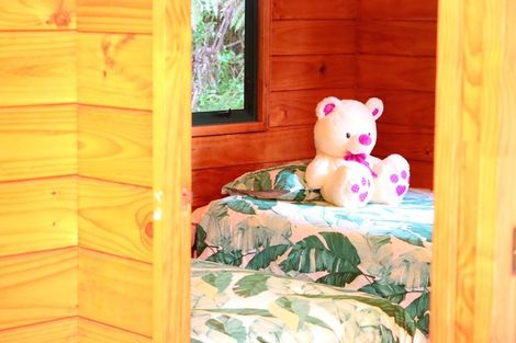 Photo of property in 86 Stoney Creek Drive, Waitakere, Henderson, 0782