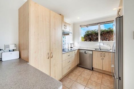 Photo of property in 20 View Ridge Drive, Ranui, Auckland, 0612
