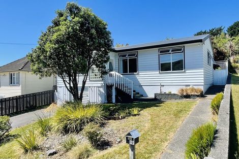 Photo of property in 89 Taylor Terrace, Tawa, Wellington, 5028