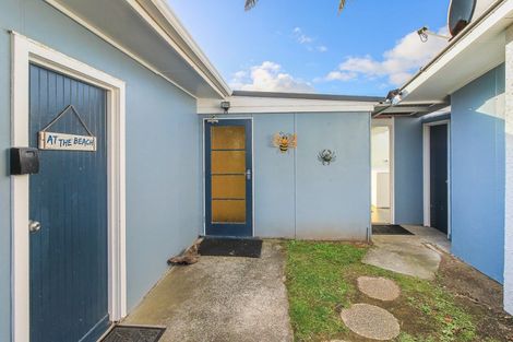 Photo of property in 2 Hennessy Street East, Foxton Beach, Foxton, 4815