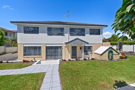 Photo of property in 16 Waimanu Bay Drive, Te Atatu Peninsula, Auckland, 0610