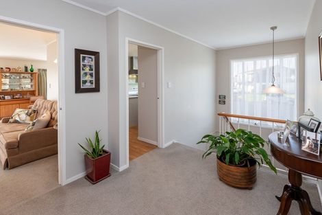Photo of property in 10 Nimrod Place, Half Moon Bay, Auckland, 2012