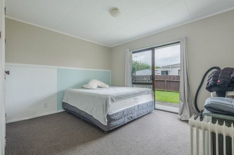 Photo of property in 59 Raglan Avenue, Cloverlea, Palmerston North, 4412