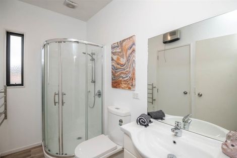 Photo of property in 106b Glanmire Road, Newlands, Wellington, 6037