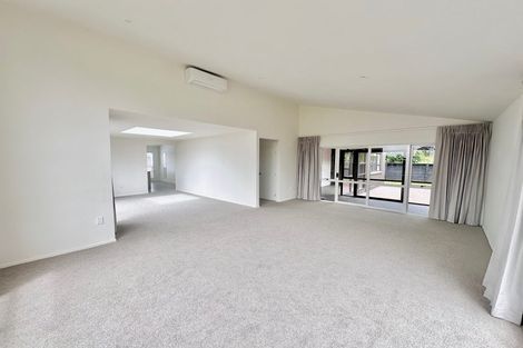 Photo of property in 20 Tiverton Crescent, Whalers Gate, New Plymouth, 4310
