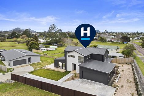 Photo of property in 4 Lynette Place, Pauanui, 3579