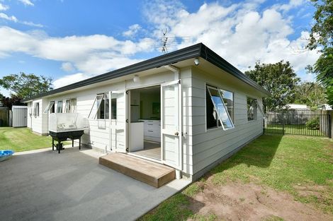 Photo of property in 80 Lakeside Drive, Orewa, 0931