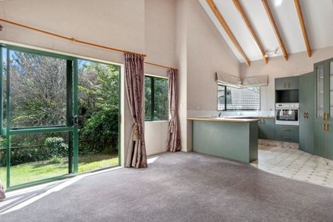 Photo of property in 2 Mulberry Lane, Otaika, 0170