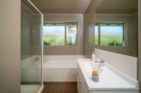 Photo of property in 35 Rolleston Drive, Rolleston, 7614