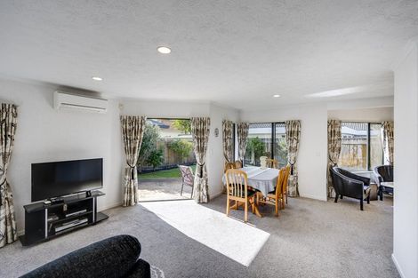 Photo of property in 8b Wilton Row, Taradale, Napier, 4112