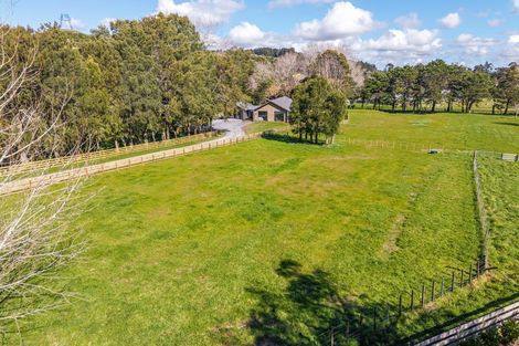 Photo of property in 405a Paekakariki Hill Road, Paekakariki Hill, Porirua, 5381