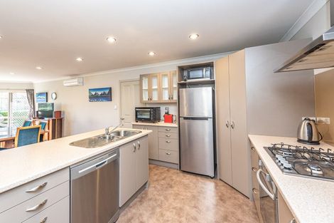 Photo of property in 16 Gilligan Close, College Estate, Whanganui, 4500