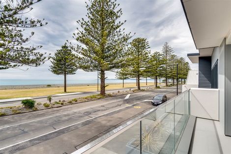 Photo of property in 633 Marine Parade, Napier South, Napier, 4110