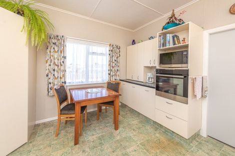 Photo of property in 98 Alma Road, Gonville, Whanganui, 4501