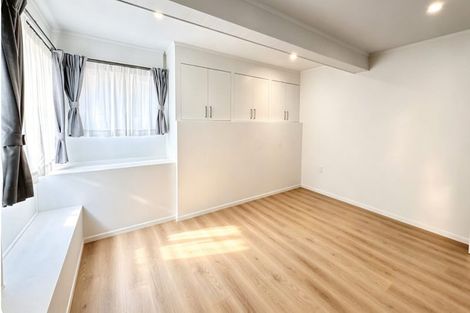 Photo of property in 4 Ayton Drive, Totara Vale, Auckland, 0629