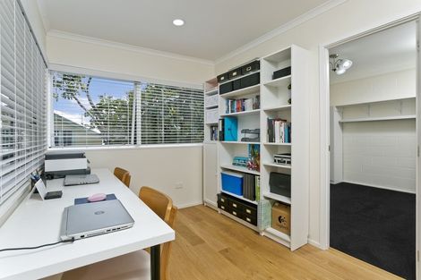 Photo of property in 2/8 Abbeygate Street, Birkdale, Auckland, 0626