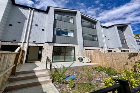 Photo of property in 17 Paetai Lane, Te Atatu Peninsula, 0610