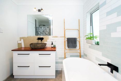 Photo of property in 14 Kingswood Road, Brookfield, Tauranga, 3110