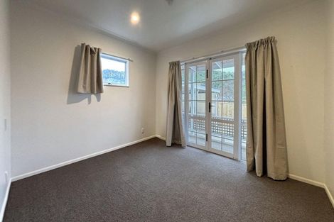 Photo of property in 17 Hookway Grove, Paraparaumu, 5032