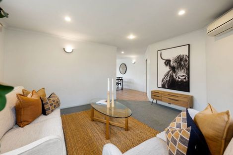 Photo of property in 12 Greenough Place, Rototuna, Hamilton, 3210