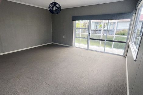 Photo of property in 136 Seaview Road, Westown, New Plymouth, 4310