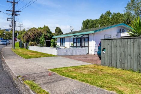 Photo of property in 180 Mangorei Road, Merrilands, New Plymouth, 4312