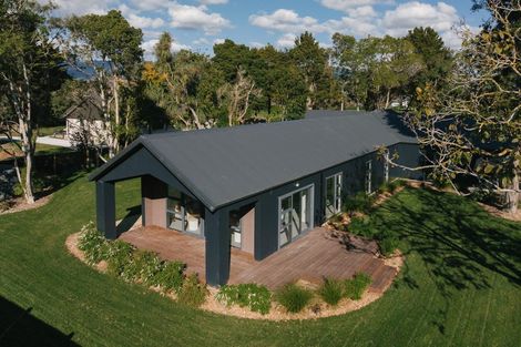 Photo of property in 31 Muhunoa Road East, Ohau, Levin, 5570