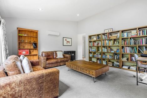 Photo of property in 10 Parawera Drive, Acacia Bay, Taupo, 3330