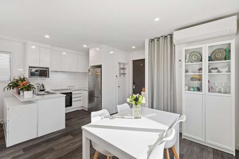 Photo of property in 9/3 Abbotleigh Avenue, Te Atatu Peninsula, Auckland, 0610