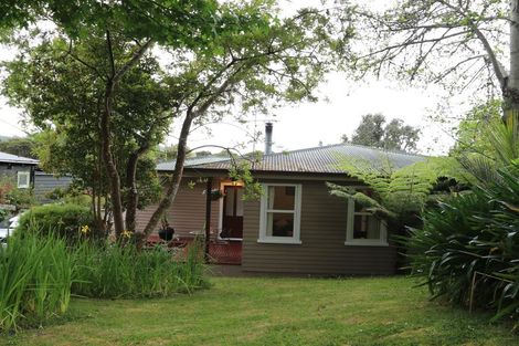 Photo of property in 48 Minnehaha Avenue, Titirangi, Auckland, 0604