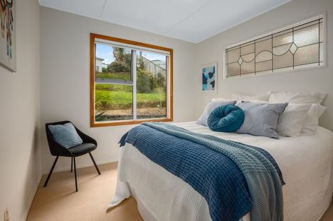 Photo of property in 15 Tainui Terrace, Tawa, Wellington, 5028