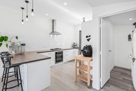 Photo of property in 6d Burns Street, Westown, New Plymouth, 4310