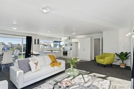 Photo of property in 51 Queenspark Drive, Parklands, Christchurch, 8083