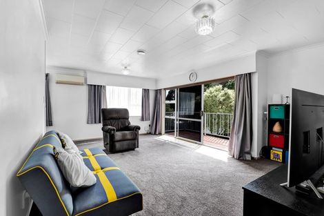 Photo of property in 5 Ambury Place, Merrilands, New Plymouth, 4312