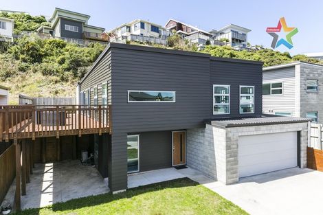 Photo of property in 17 Cresswell Place, Johnsonville, Wellington, 6037