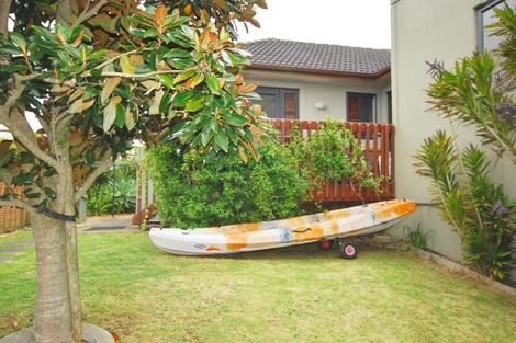 Photo of property in 22 Greenbough Lane, Greenhithe, Auckland, 0632